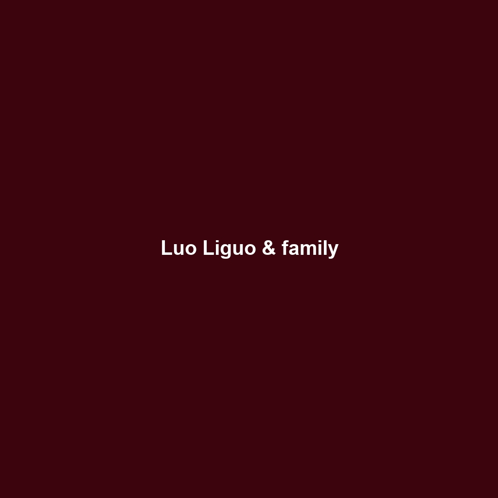 Luo Liguo & family